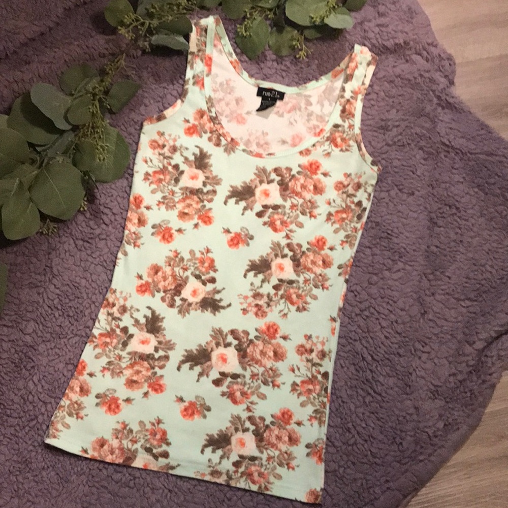 Super soft Rue21 aqua floral tank top!
